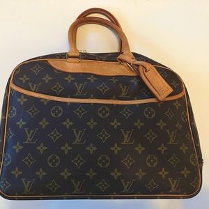Louis Vuitton Monogram Trouville. Pre loved great condition. Authentic